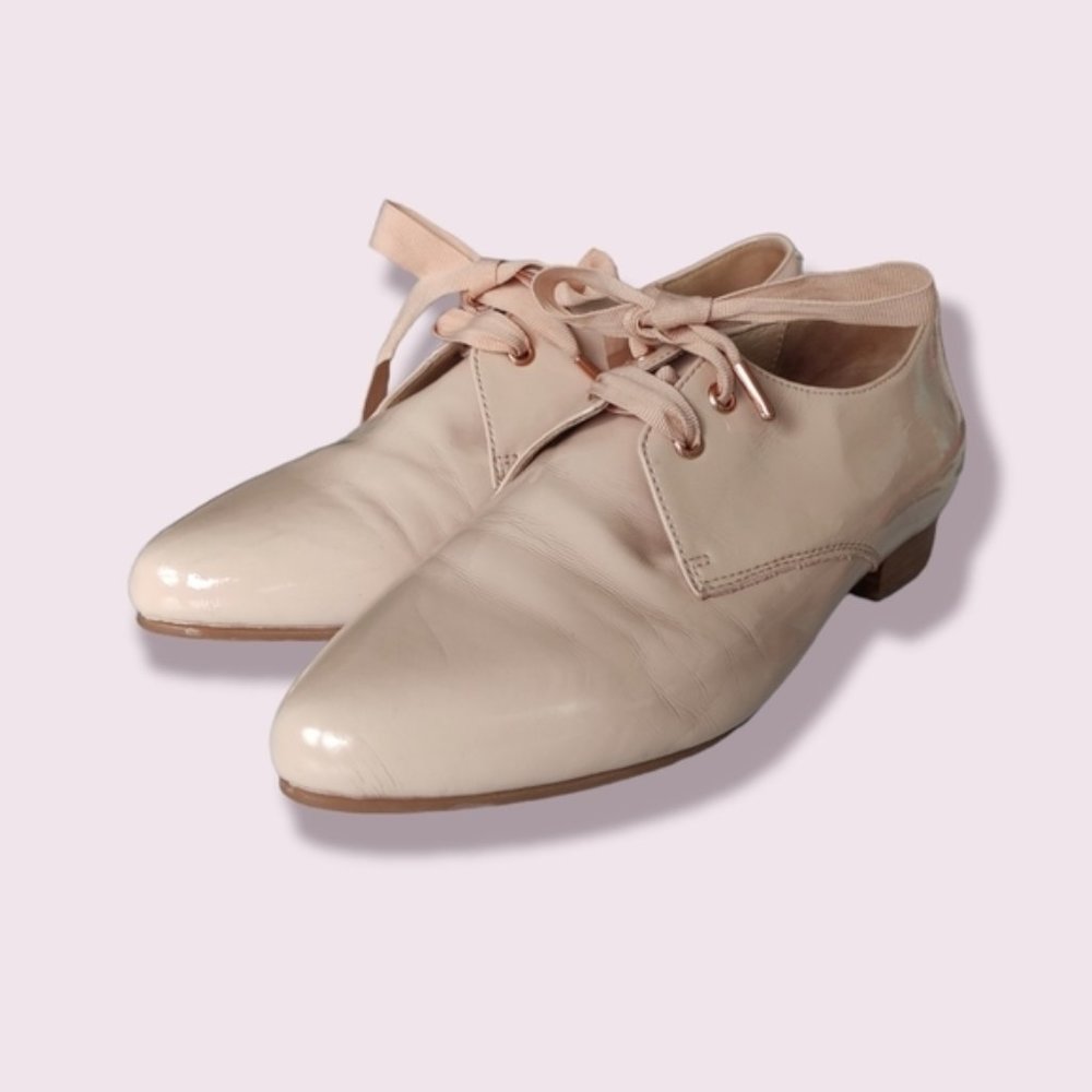 Bared Dunlin Patent Flat Nude Lace Ups